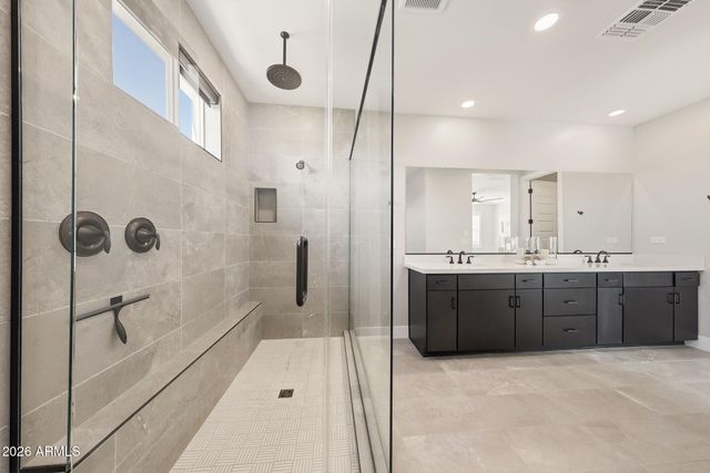 2209 E FALLEN LEAF Lane, Phoenix, AZ 85024