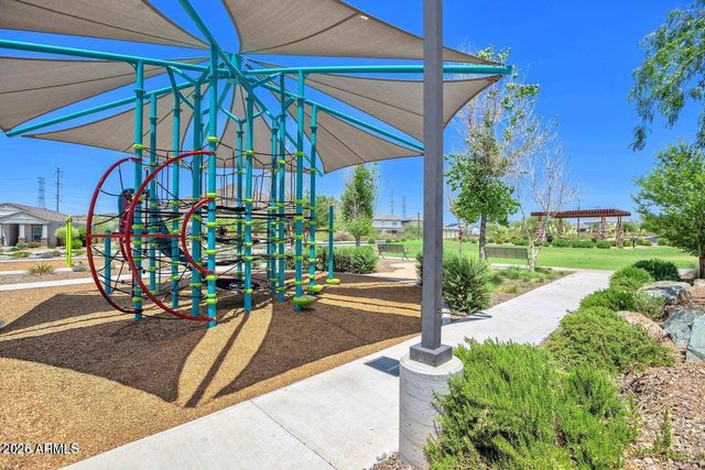 2209 E FALLEN LEAF Lane, Phoenix, AZ 85024