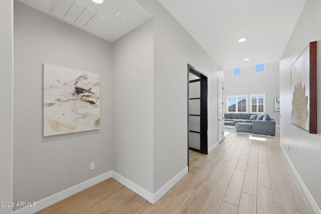 2209 E FALLEN LEAF Lane, Phoenix, AZ 85024