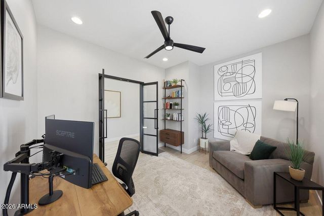 2209 E FALLEN LEAF Lane, Phoenix, AZ 85024