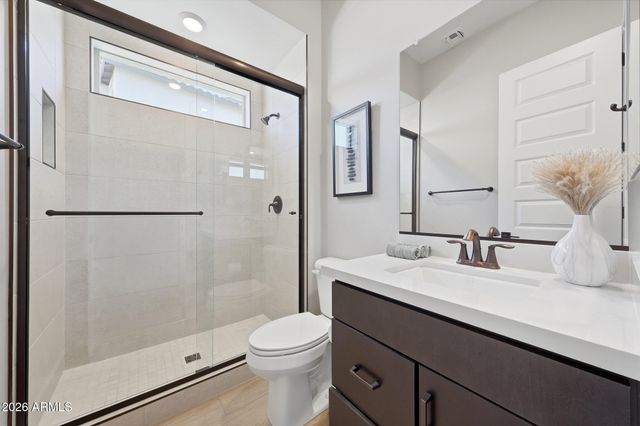 2209 E FALLEN LEAF Lane, Phoenix, AZ 85024