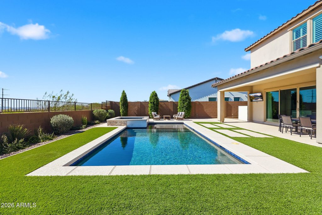 2209 E FALLEN LEAF Lane, Phoenix, AZ 85024