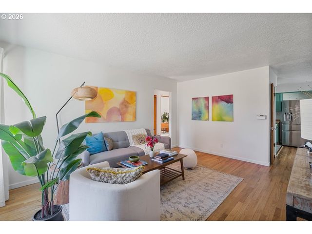 9534 N KELLOGG St, Portland, OR 97203