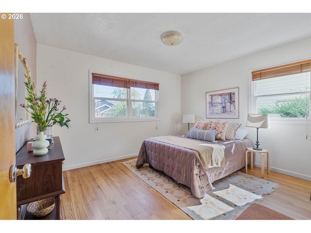 9534 N KELLOGG St, Portland, OR 97203