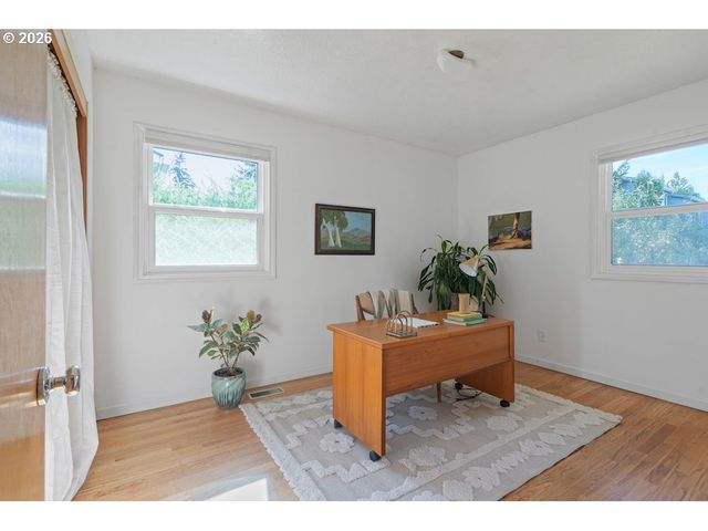 9534 N KELLOGG St, Portland, OR 97203
