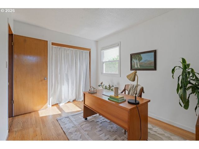 9534 N KELLOGG St, Portland, OR 97203