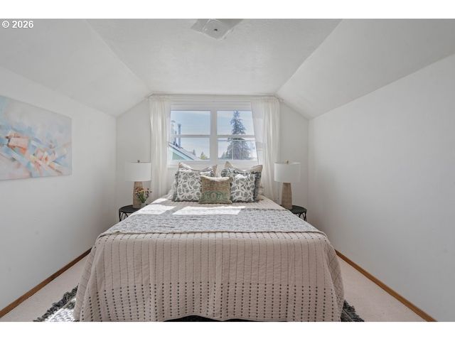 9534 N KELLOGG St, Portland, OR 97203