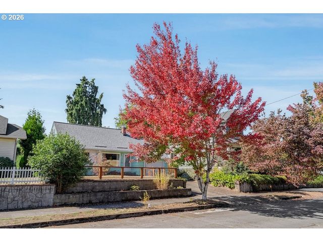 9534 N KELLOGG St, Portland, OR 97203