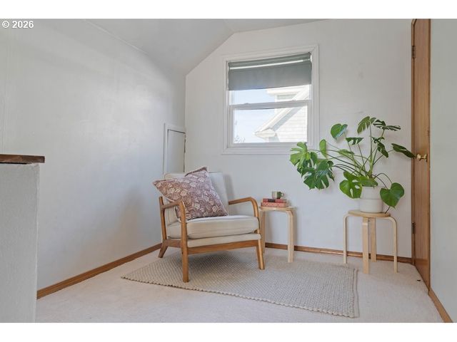 9534 N KELLOGG St, Portland, OR 97203