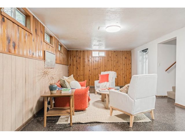 9534 N KELLOGG St, Portland, OR 97203