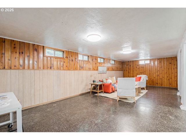 9534 N KELLOGG St, Portland, OR 97203