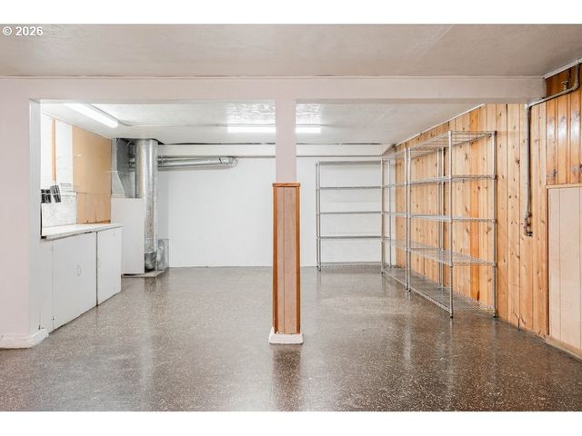 9534 N KELLOGG St, Portland, OR 97203