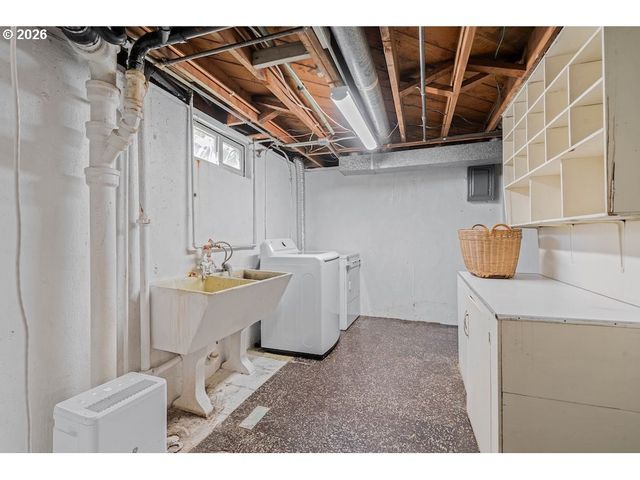 9534 N KELLOGG St, Portland, OR 97203