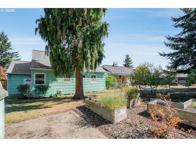 9534 N KELLOGG St, Portland, OR 97203