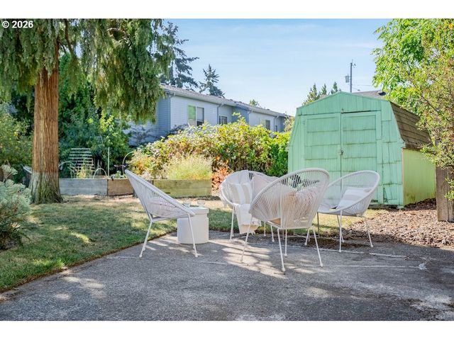 9534 N KELLOGG St, Portland, OR 97203