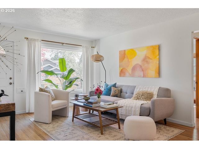 9534 N KELLOGG St, Portland, OR 97203