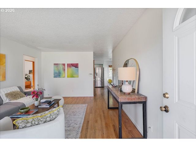 9534 N KELLOGG St, Portland, OR 97203
