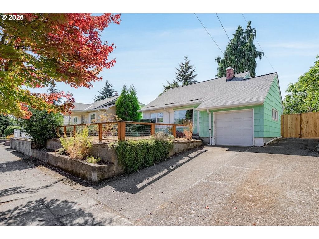 9534 N KELLOGG St, Portland, OR 97203