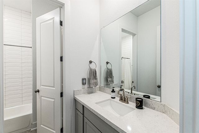 215 Milam Creek DR, Kyle, TX 78640