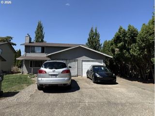 2829 APPLEWOOD Ln, Eugene, OR 97408