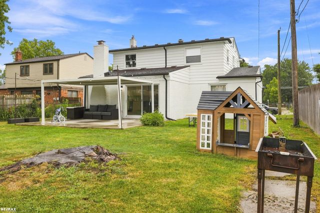 2103 Atlas Drive, Troy, MI 48083