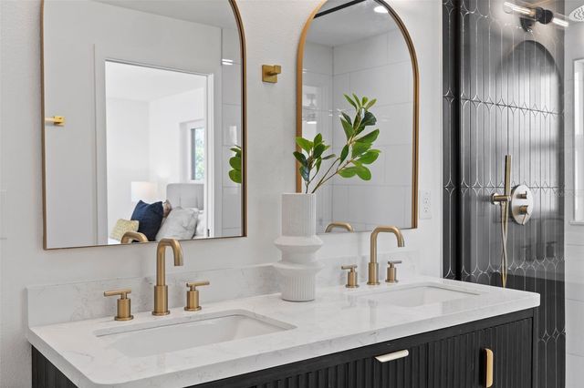 475 ISLAND WAY, Clearwater Beach, FL 33767