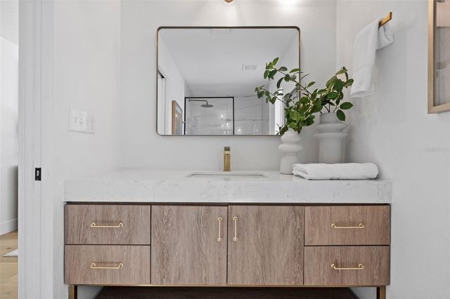 475 ISLAND WAY, Clearwater Beach, FL 33767