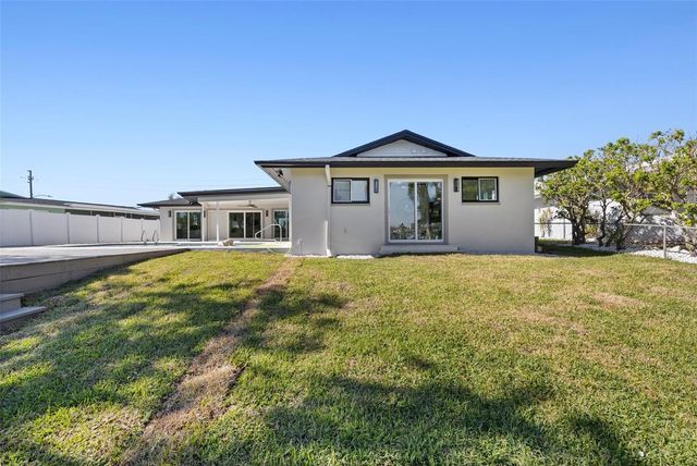 475 ISLAND WAY, Clearwater Beach, FL 33767