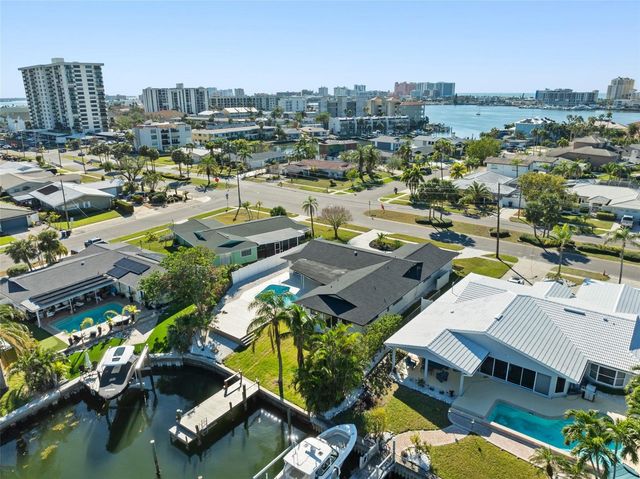 475 ISLAND WAY, Clearwater Beach, FL 33767