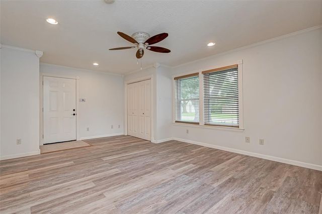 8515 Twelve Oaks Drive, Texas City, TX 77591