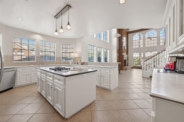 2203 Gleneagles Drive, League City, TX 77573