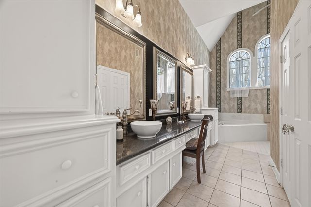 2203 Gleneagles Drive, League City, TX 77573