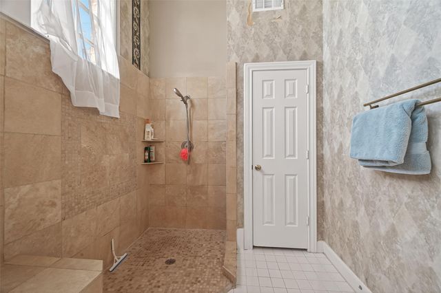 2203 Gleneagles Drive, League City, TX 77573