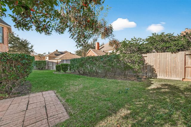 2203 Gleneagles Drive, League City, TX 77573