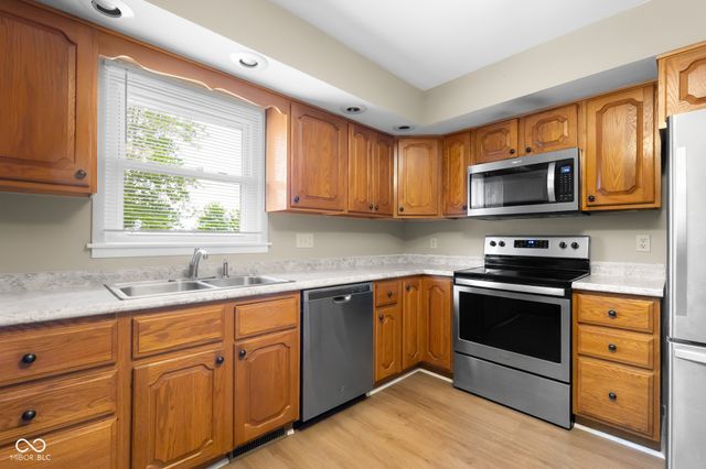4730 Woodcrest Drive, Columbus, IN 47203