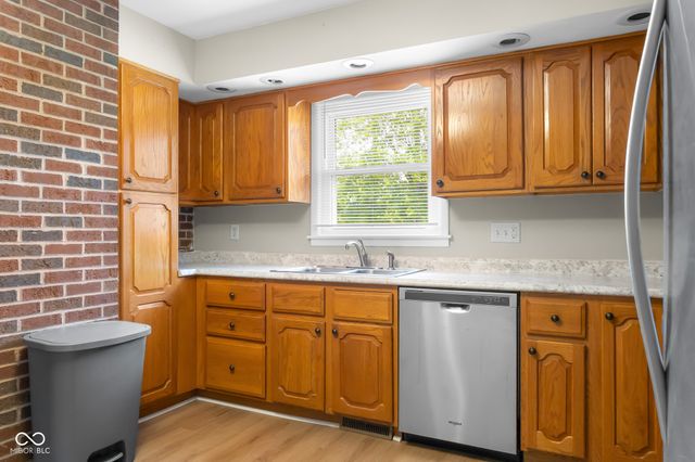 4730 Woodcrest Drive, Columbus, IN 47203