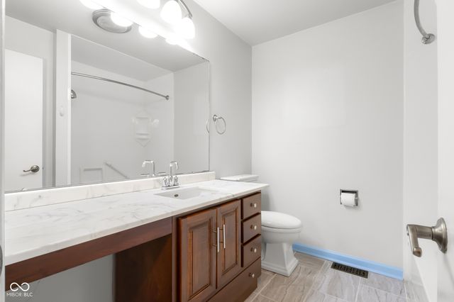 4730 Woodcrest Drive, Columbus, IN 47203