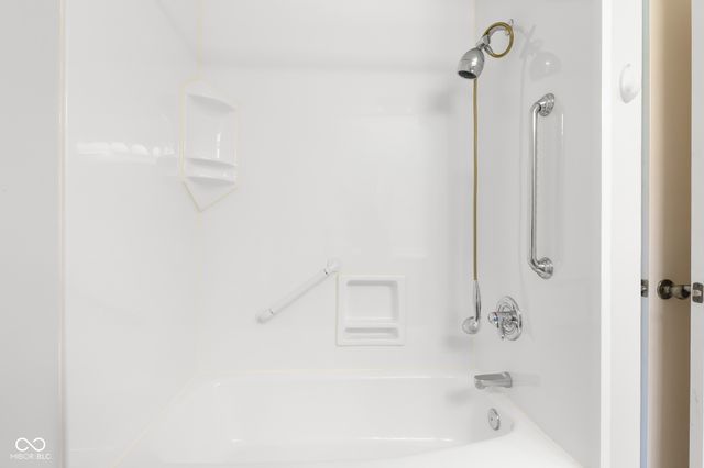 4730 Woodcrest Drive, Columbus, IN 47203