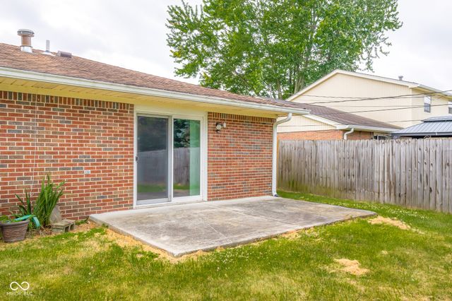 4730 Woodcrest Drive, Columbus, IN 47203