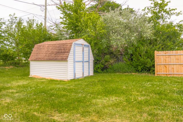 4730 Woodcrest Drive, Columbus, IN 47203