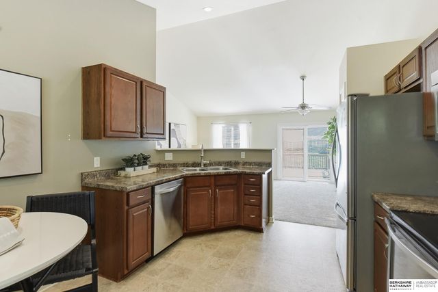1801 N 207th Street, Elkhorn, NE 68022