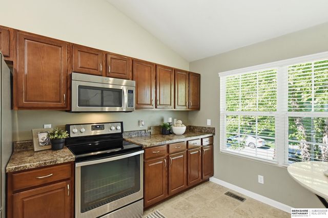 1801 N 207th Street, Elkhorn, NE 68022