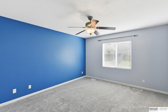 1801 N 207th Street, Elkhorn, NE 68022