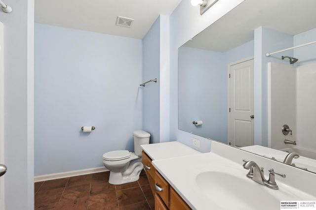 1801 N 207th Street, Elkhorn, NE 68022