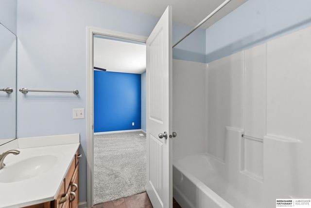 1801 N 207th Street, Elkhorn, NE 68022