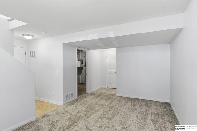 1801 N 207th Street, Elkhorn, NE 68022