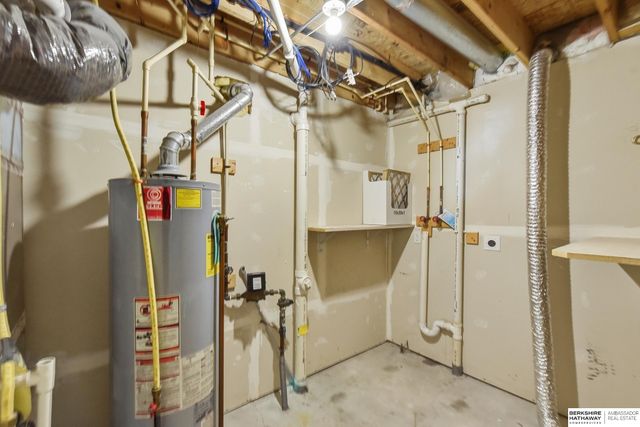 1801 N 207th Street, Elkhorn, NE 68022