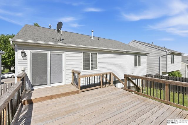 1801 N 207th Street, Elkhorn, NE 68022