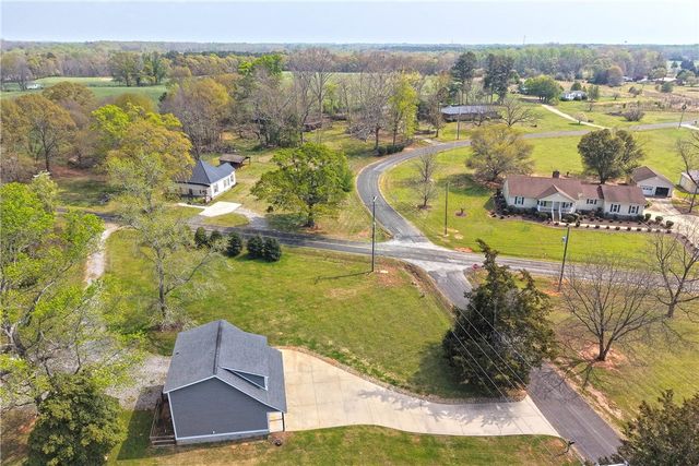 606 Lamar Mitchell Road, Belton, SC 29627
