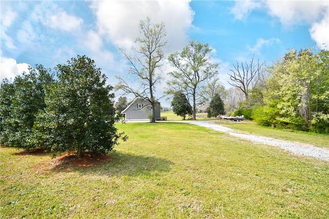 606 Lamar Mitchell Road, Belton, SC 29627